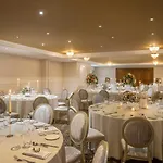 Court Yard Hotell 4*