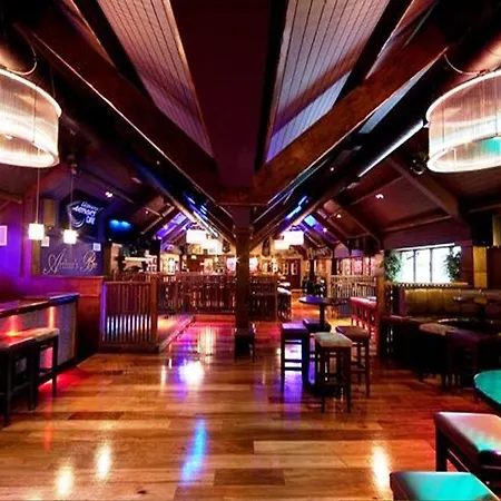 Court Yard Hotel 4*