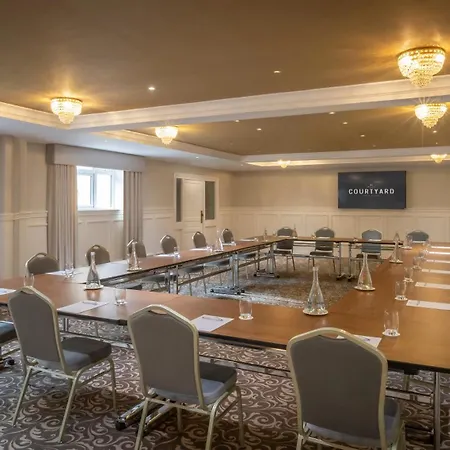 Court Yard 4* Leixlip