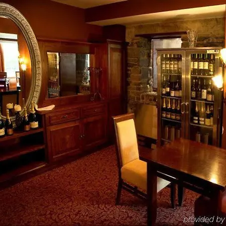 Hotel Court Yard 4*