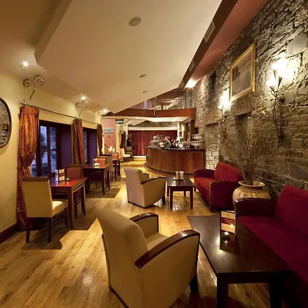 Hotel Court Yard 4*